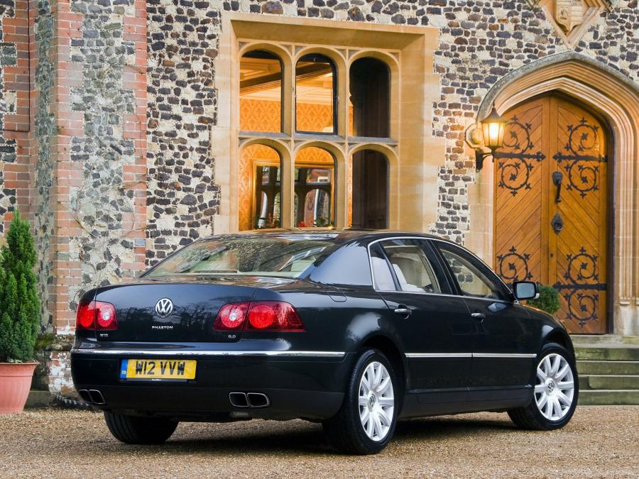  Volkswagen Phaeton W12 2007 года  (UK) (фото 2 из 16)